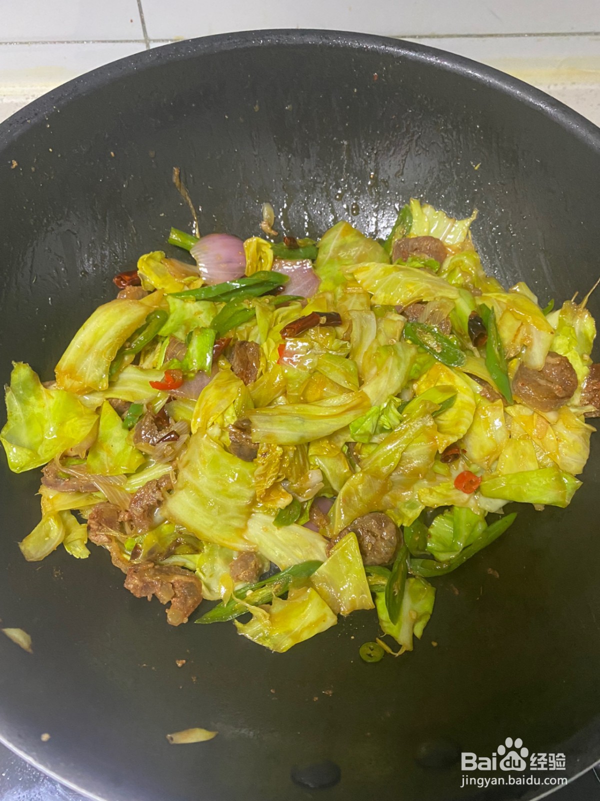 包菜炒腊肉的做法