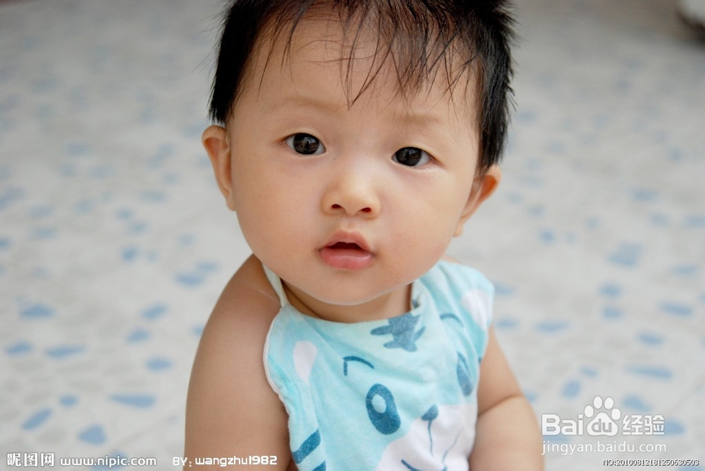 宝宝对所有人都会笑为什么就不对妈妈笑呢？