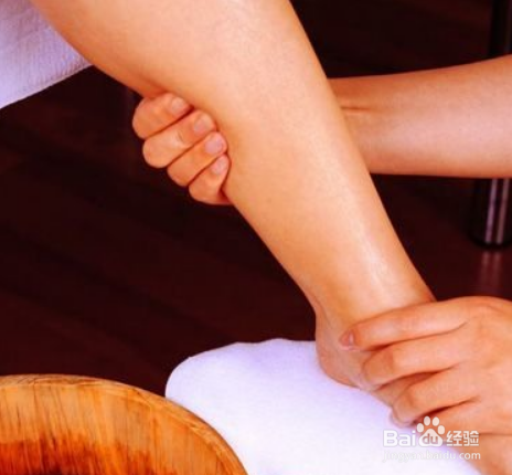 一条腿有大面积咖啡斑怎么去掉