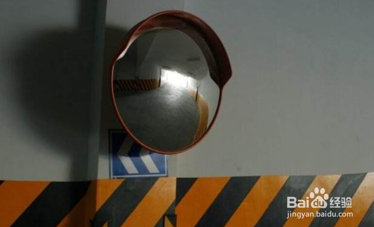 手动挡下底下车库怎么开