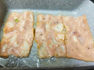 怎么做美味的培根鸡蛋卷