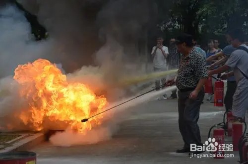 化学泡沫灭火原理主要是什么作用