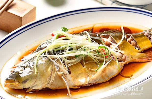 如何做清蒸鲤鱼