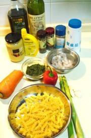 怎样自制宵夜绿酱虾球螺丝面