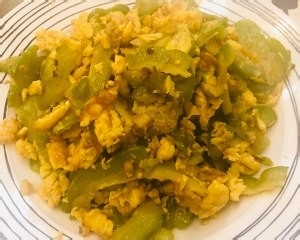 养生食补苦瓜炒鸡蛋的做法
