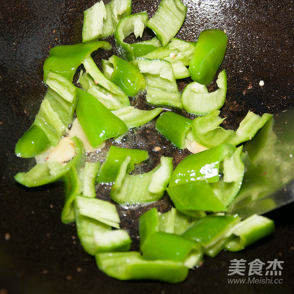 农家小炒肉的做法