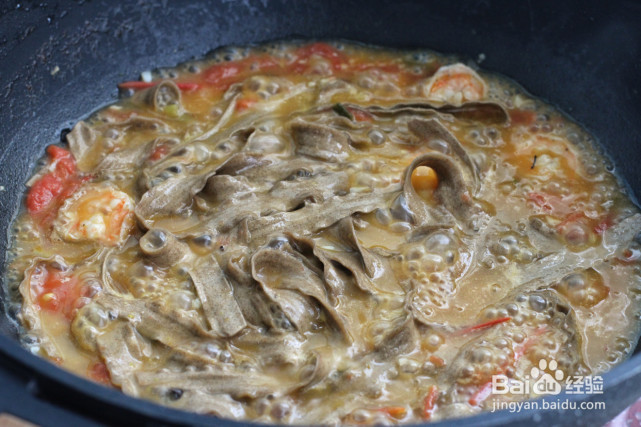 酸汤虾仁荞麦面的做法