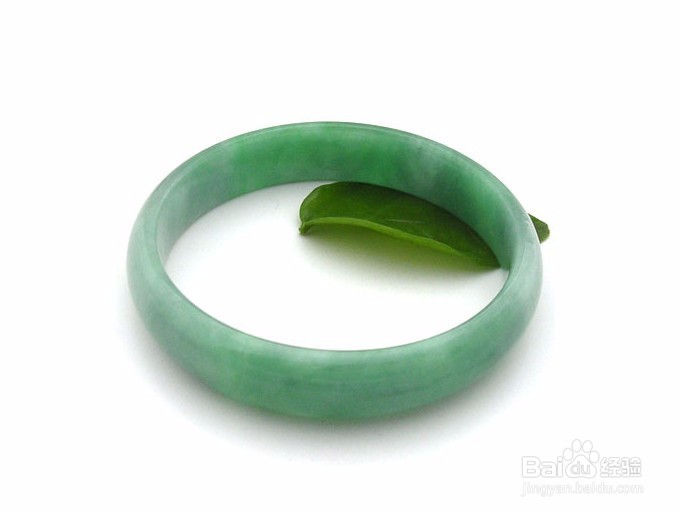 怎样挑选七彩云南翡翠