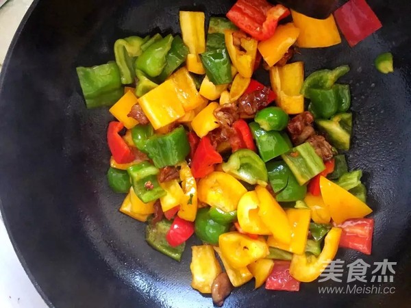彩椒小炒肉的做法