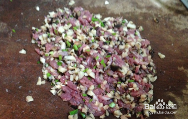 如何做出香菇肉末酱的步骤？