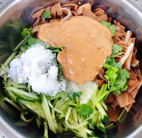 黄瓜凉拌牛百叶