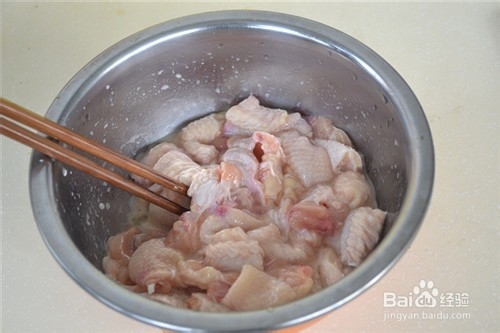 鸡翅做法:黑椒盐炒鸡翅