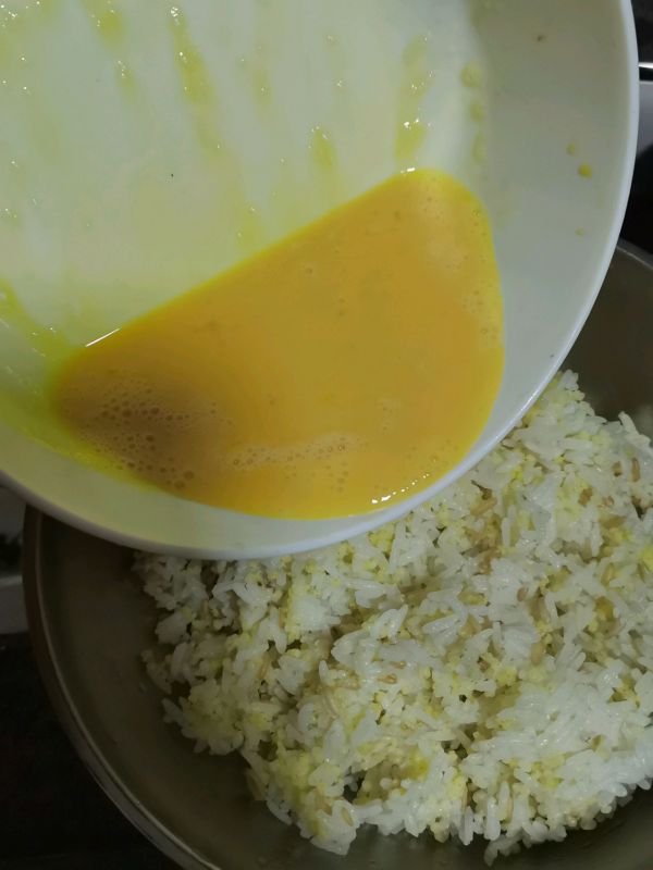 XO酱鸡蛋炒小米燕麦饭