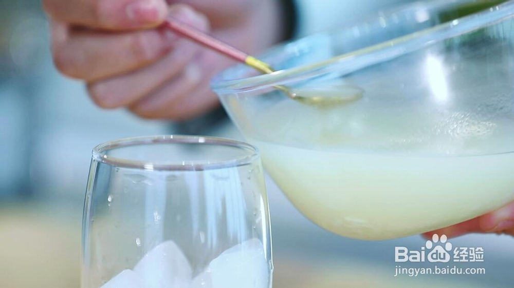 忍不住流口水的酒酿养乐多红茶