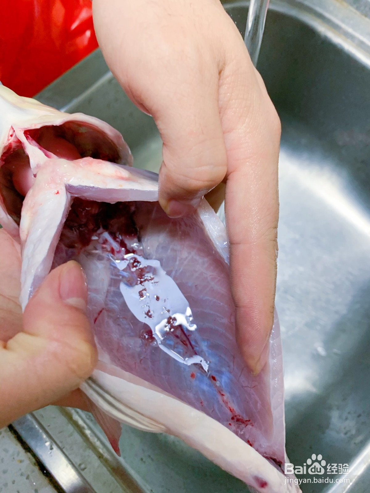 不粘皮的红烧鲫鱼的做法