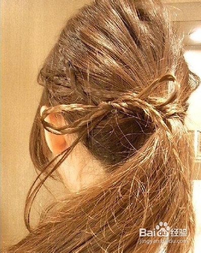 马尾+辫子的混搭扎发让你浪漫的度过七夕