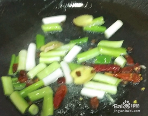 鸡腿肉炖土豆的做法