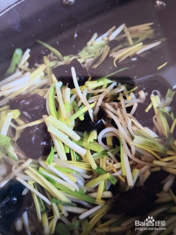 绿豆芽炒蒜苗怎么做