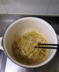 东北最爱的酸菜粉条炖排骨
