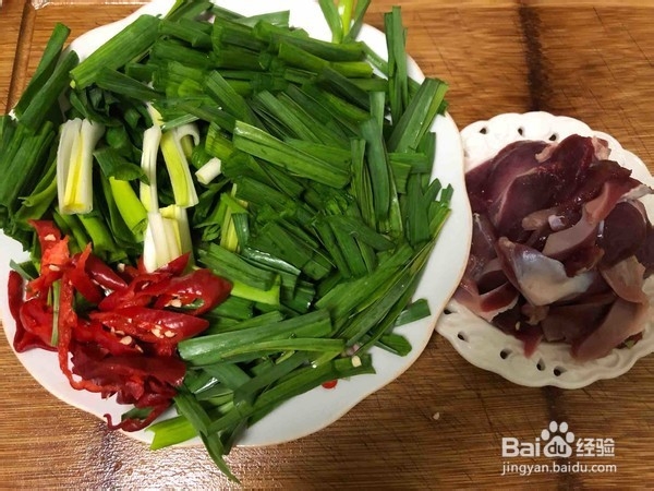 好吃的大蒜炒鸭肫