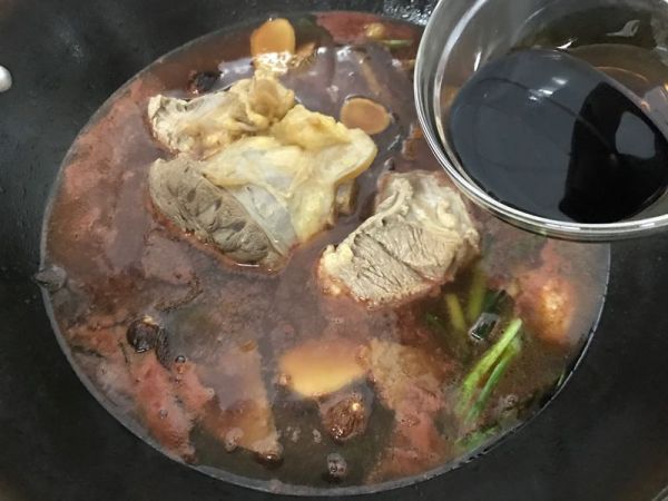 陈皮海鲜卤牛腱