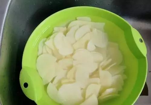 西红柿可以和土豆一起吃吗