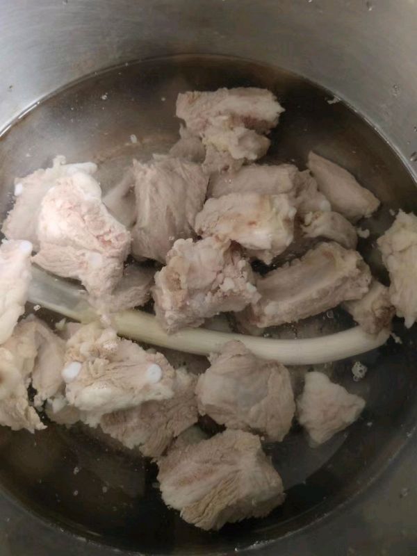 山药木耳排骨汤