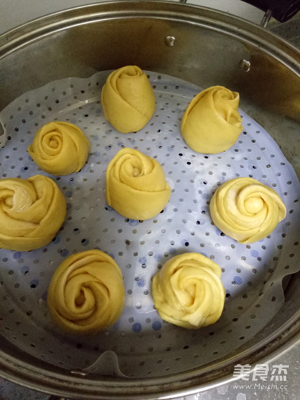 黄玫瑰馒头的做法