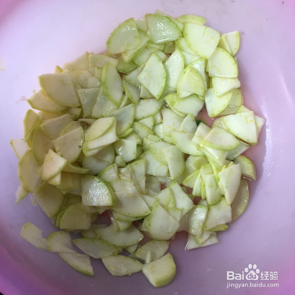 #过年#年夜饭——西葫芦炒肉片的做法