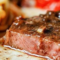 情人节黑椒牛排加番茄肉酱意面