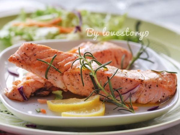 迷迭香煎三文鱼