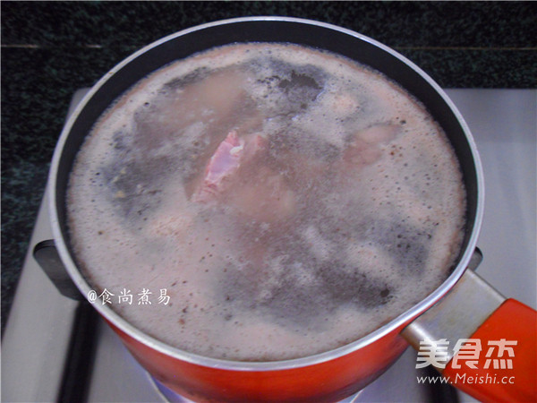 萝卜玉米排骨汤