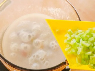 莲藕猪肉汤面怎么做