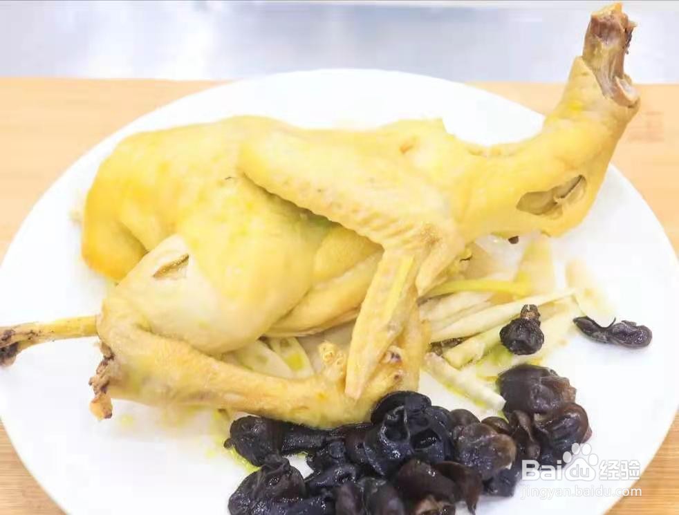 味道配菜升级的清蒸鸡