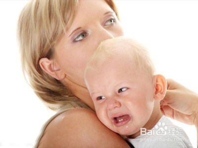 给宝宝喂奶需注意以下几个时间段。