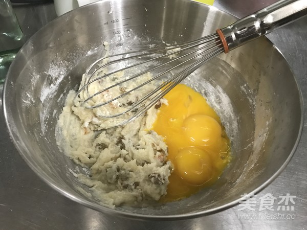 朗姆酒葡萄干戚风蛋糕