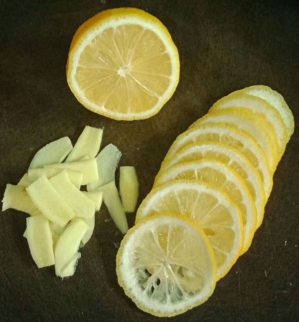 电饭煲柠檬鸡腿