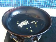 木耳炒白菜黑白菜的做法