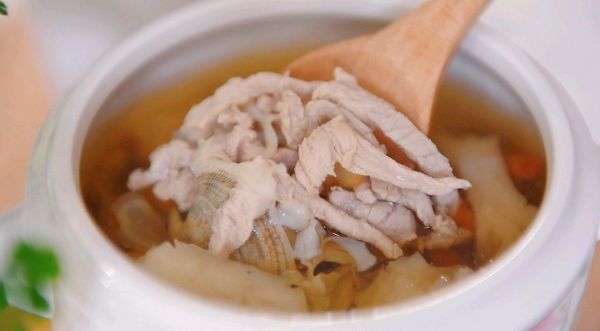 绣球菌花蛤瘦肉汤