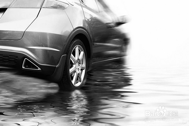 新手雨天开车注意事项