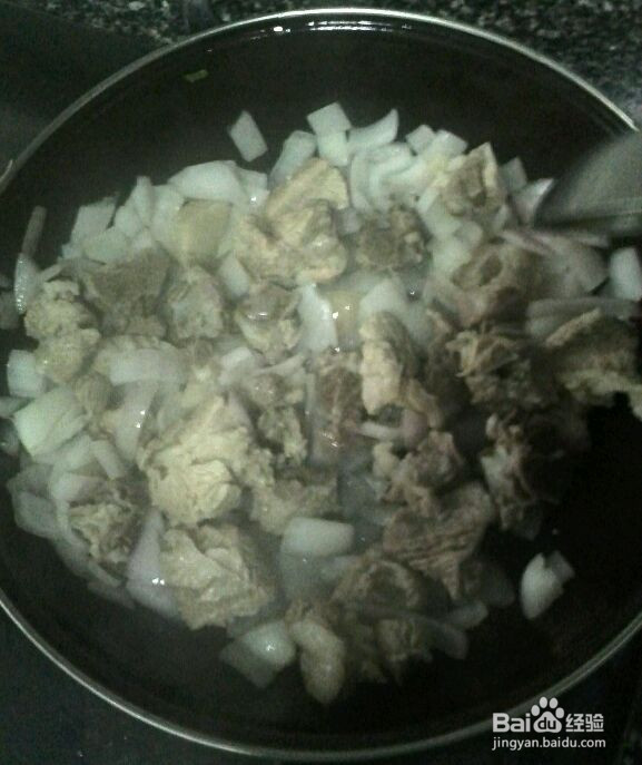 咖喱排骨土豆饭的做法