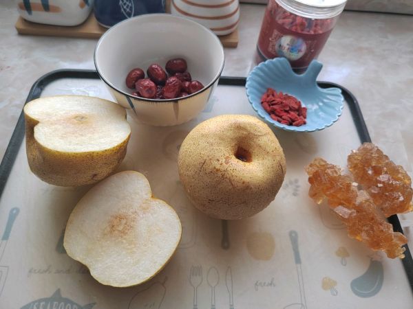 冰糖银耳雪梨汤