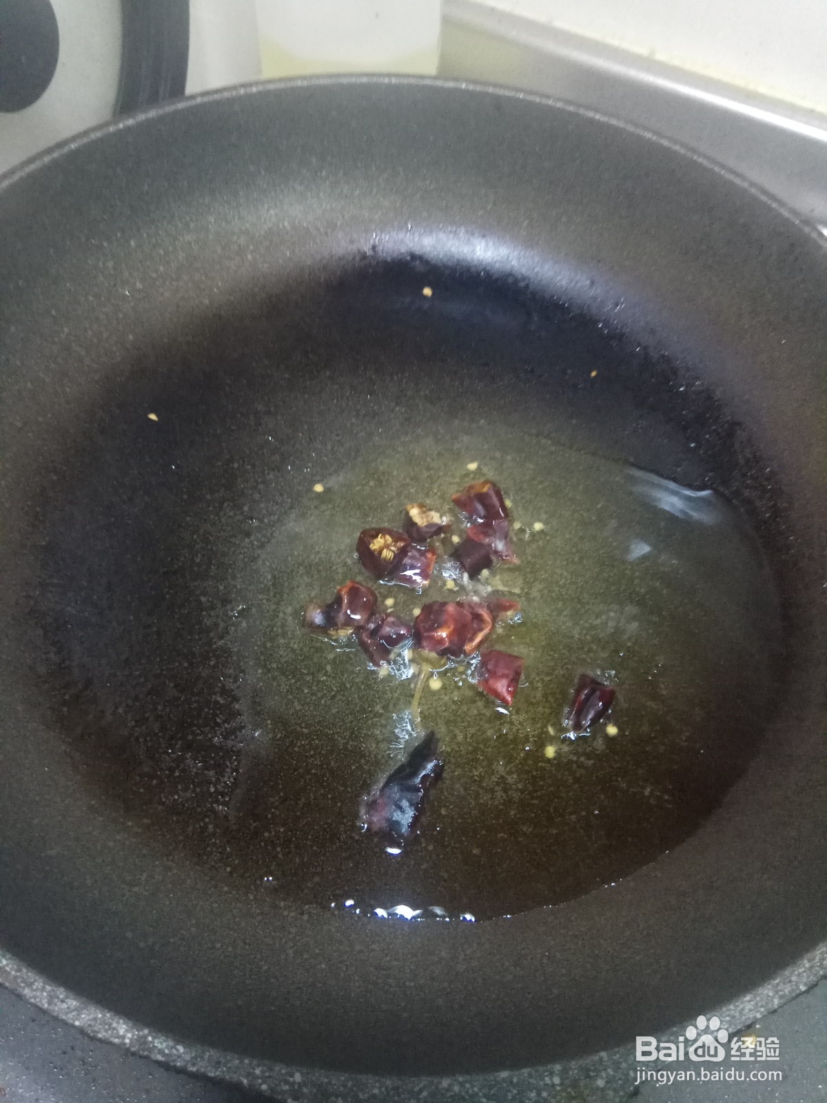 辣炒啤酒鸡—鸡腿肉的新鲜做法，简单又省事