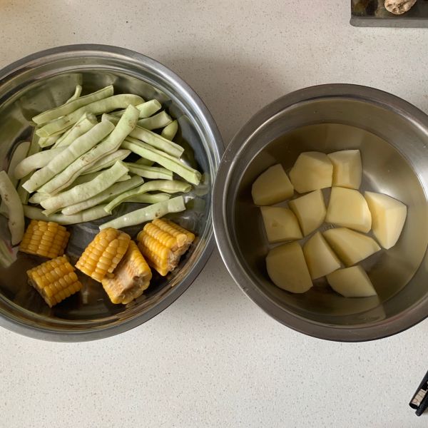 土豆排骨焖花卷