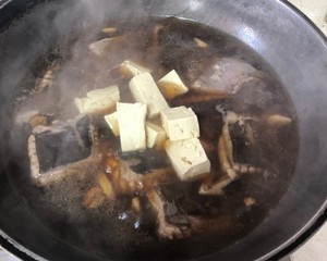 老板鱼炖豆腐的做法