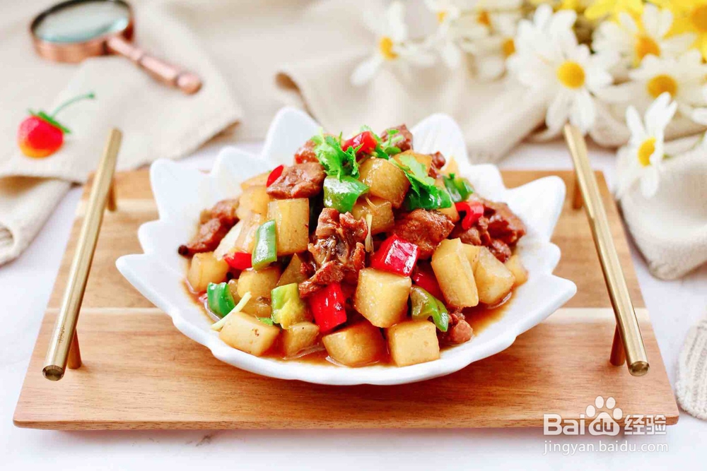 怎么做萝卜双椒啤酒炖鸭