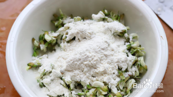 槐花麦饭的做法