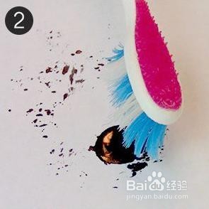 用牙刷打造泼墨型美甲