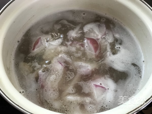 鲜香猪骨炖萝卜