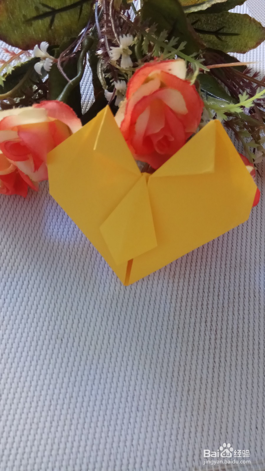 儿童折纸带领带的心形折法